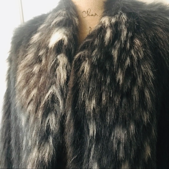 Vintage Black & Gray Faux Fur Women’s Gorgeous Coat size M - Picture 4 of 16